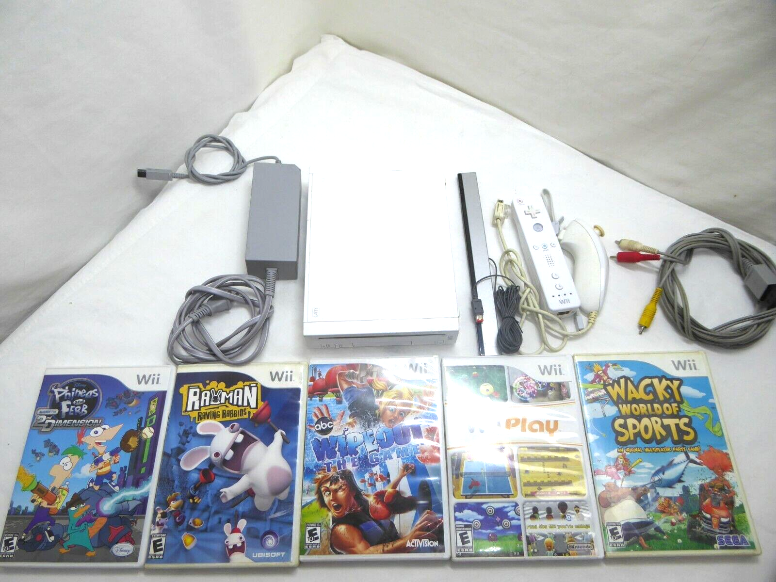 Nintendo Wii White Console (NTSC) w/ 5 games Rayman Phineas