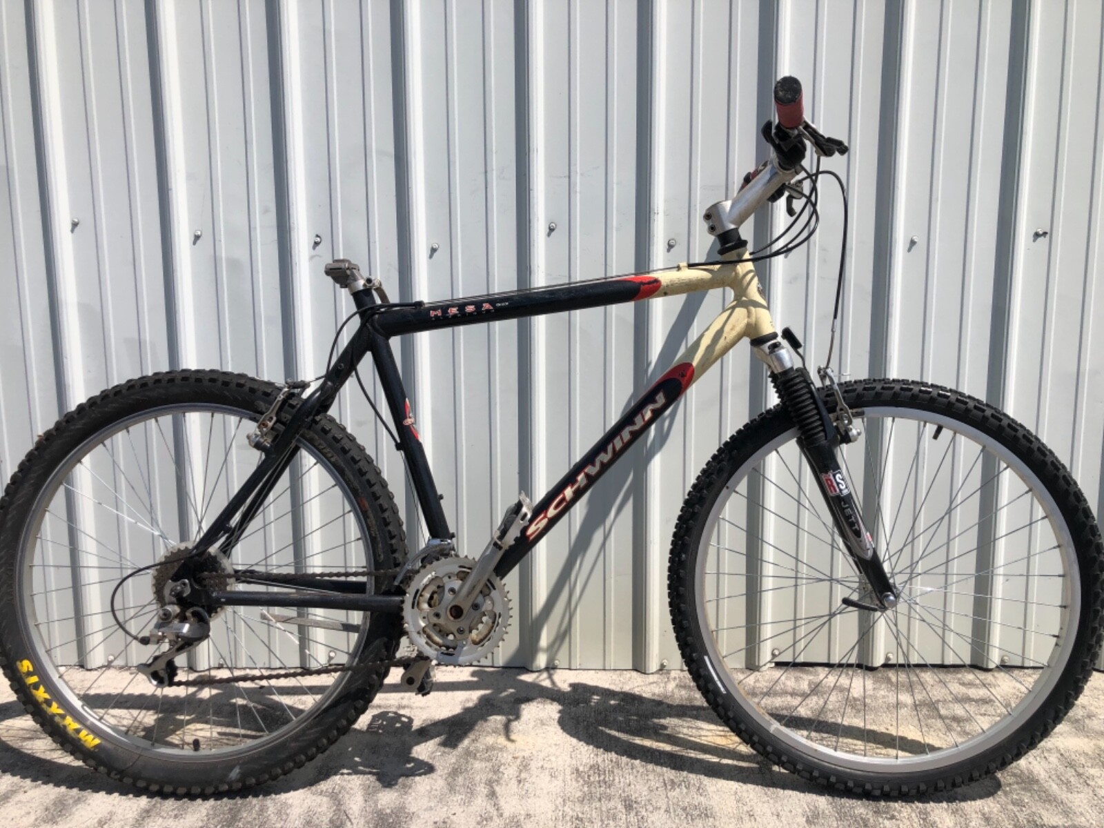 Schwinn Mesa GSX Mountain Bike 21” Aluminum Frame RockShox Schwinn Mesa GSX Mountain Bike 21” Aluminum Frame RockShox