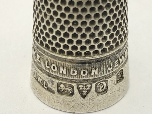 ANTIQUE STERLING SILVER ENGLISH THIMBLE ~ 