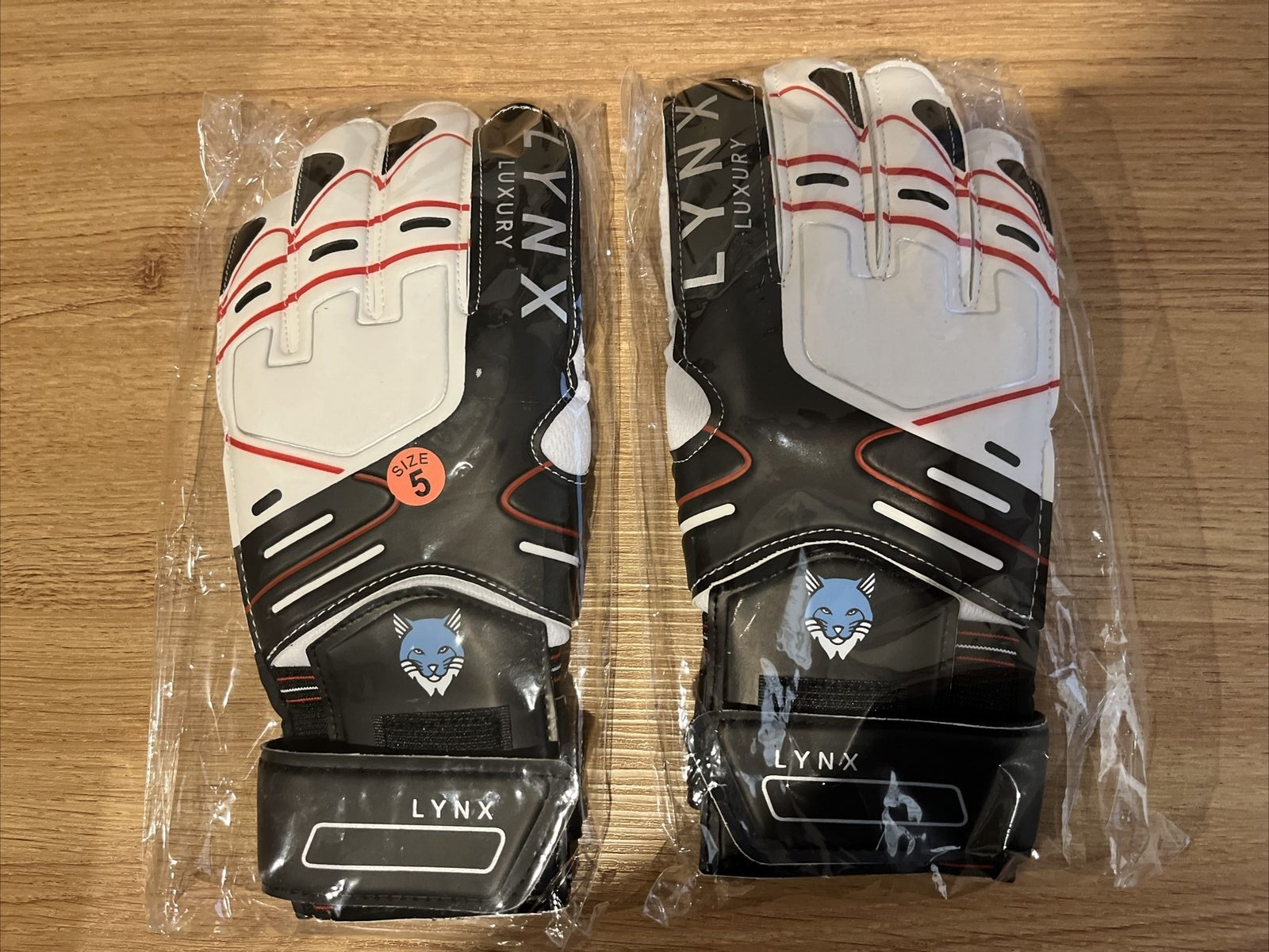 Lynx goalkeeper gloves hotsell