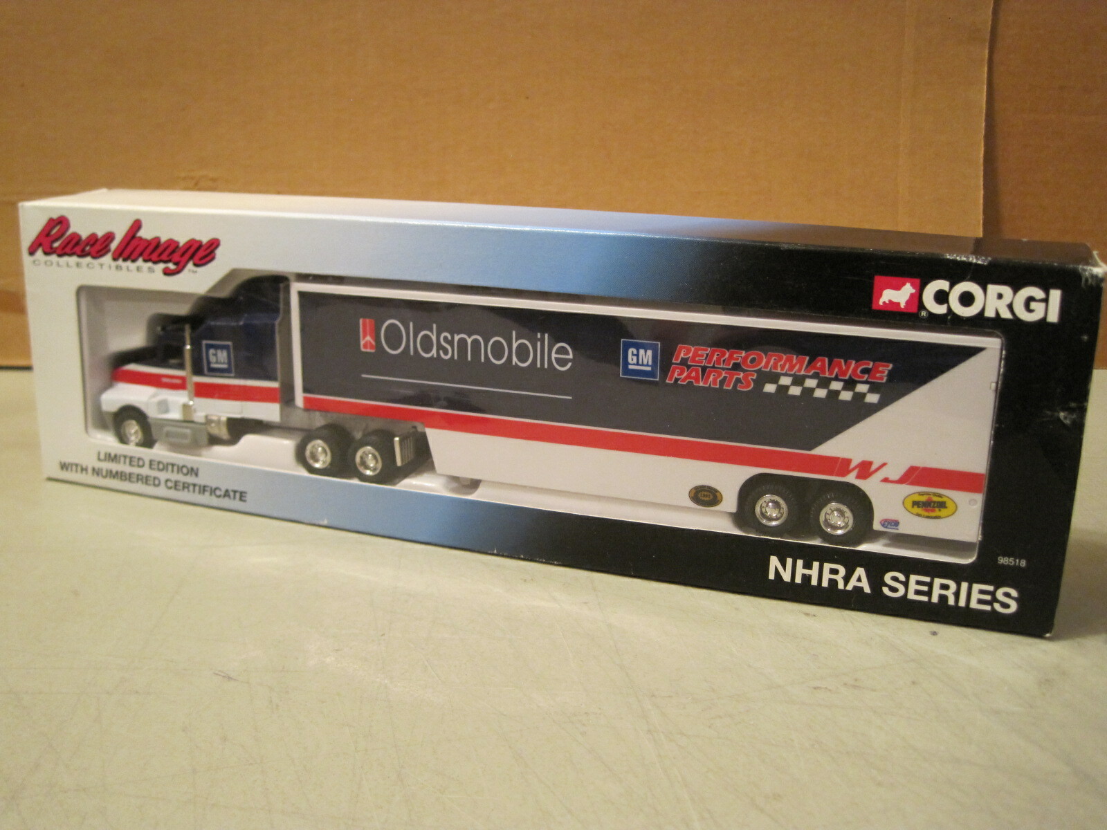 CORGI Bonanza Bas 1:50スケール CORGI Bonanza Bas 1:50スケール