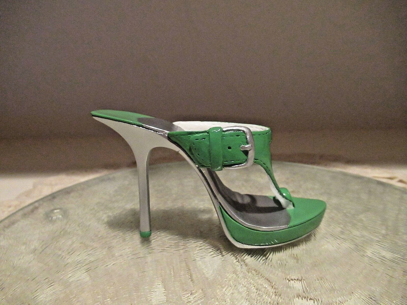 JTRS JUST THE RIGHT SHOE  # J120113.  HIP.  2012.  Miniature shoe.