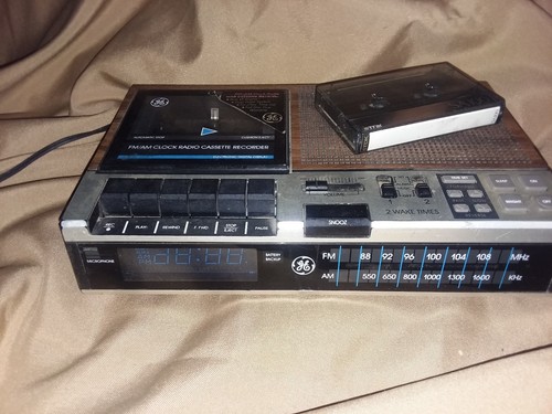 Vintage GE 7-4956B FM/AM Clock Radio Cassette Recorder Dual Alarm + Tape Works