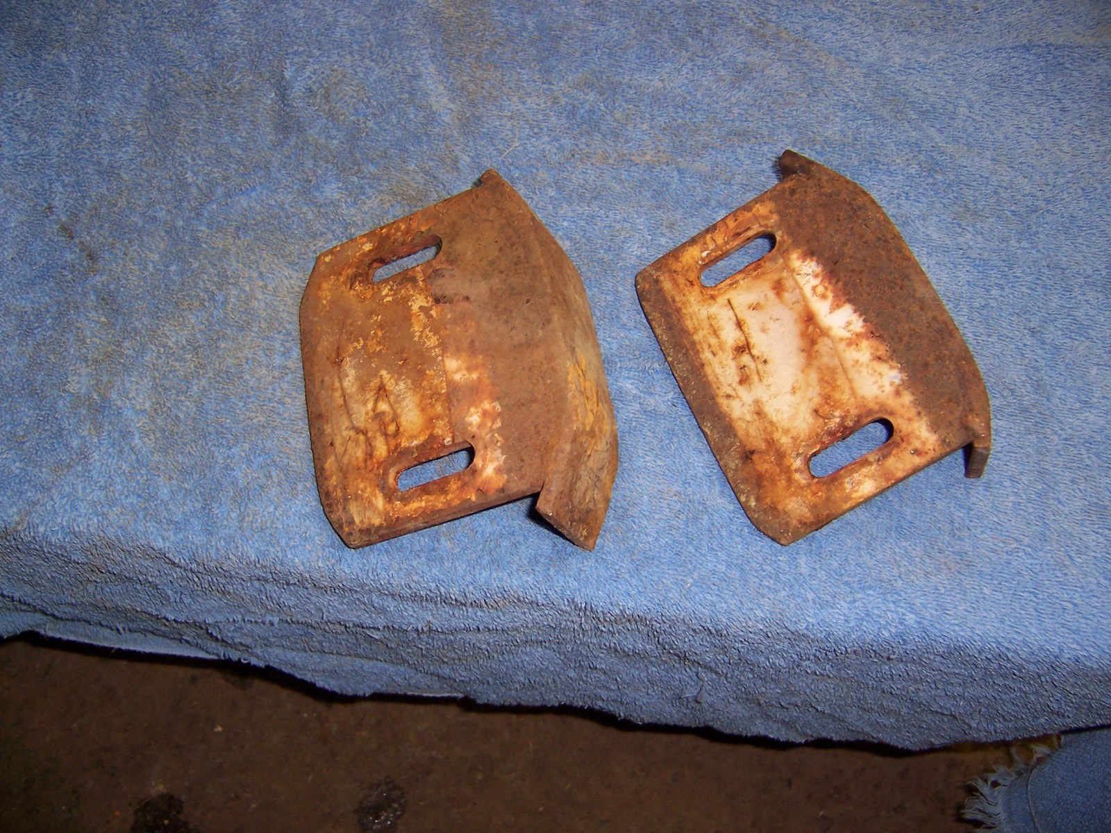 CUB CADET QA36 QA42 SNOW THROWER SLIDE SHOE SKIDS