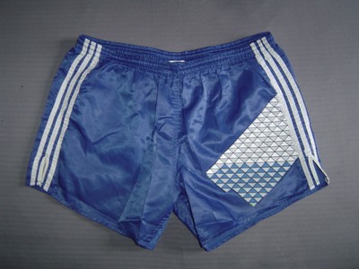 Details zu Nylon Pants True Vintage ERIMA Retro Glanz Shorts 4 S Blau 80 er Kurz Sporthose Details zu Nylon Pants True Vintage ERIMA Retro Glanz Shorts 4 S Blau 80 er Kurz Sporthose