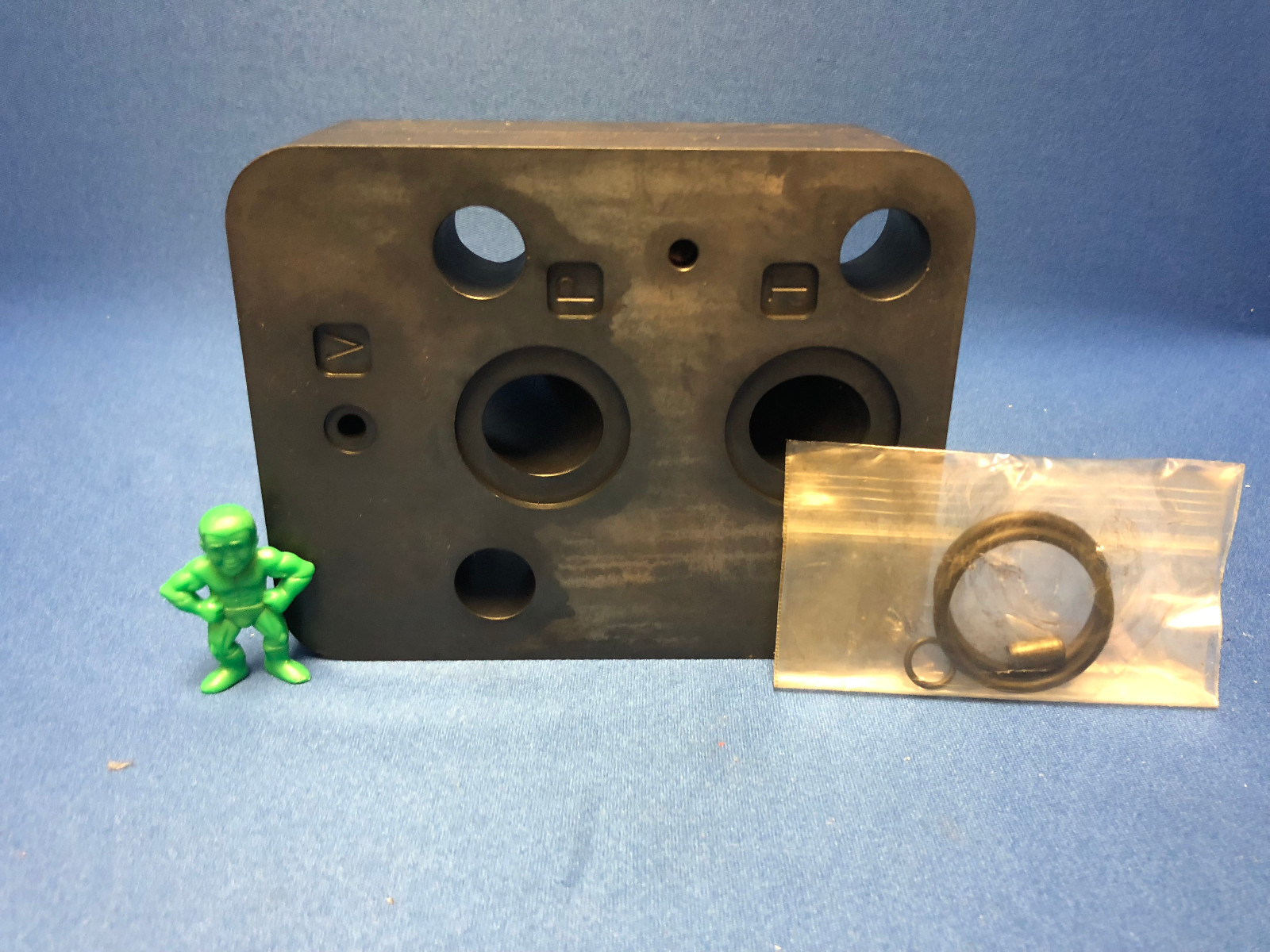 Vickers 295273 CGAM-10-20 Hydraulic Valve Adapter Mounting Vickers 295273 CGAM-10-20 Hydraulic Valve Adapter Mounting