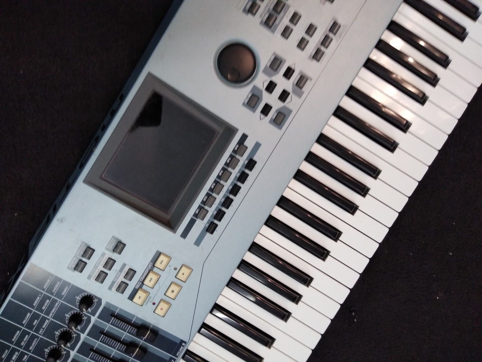 Yamaha Motif XS7 76 Key Piano Keyboard Synthesizer With Hard Case