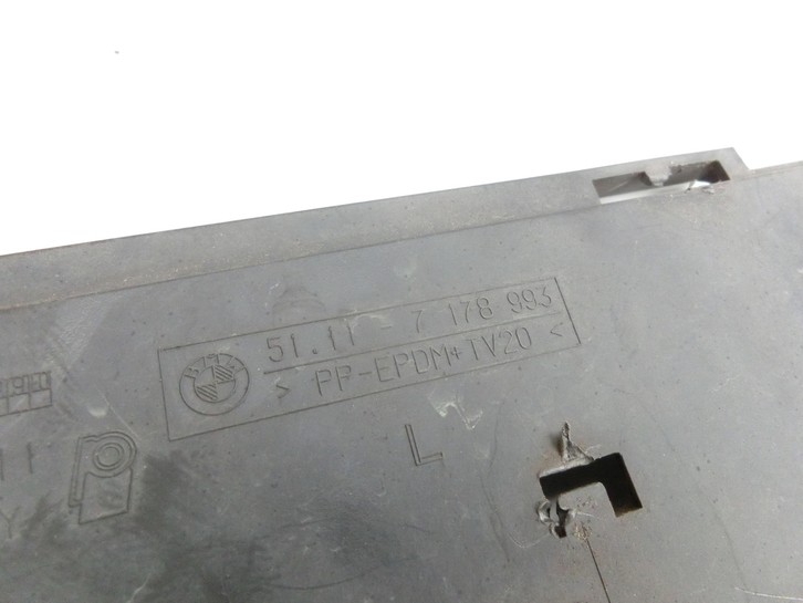 BMW E90 3er 325d 06-09 Frontblende Frontleiste Links Gitter Stoßstange Teiloffen  - Bild 4