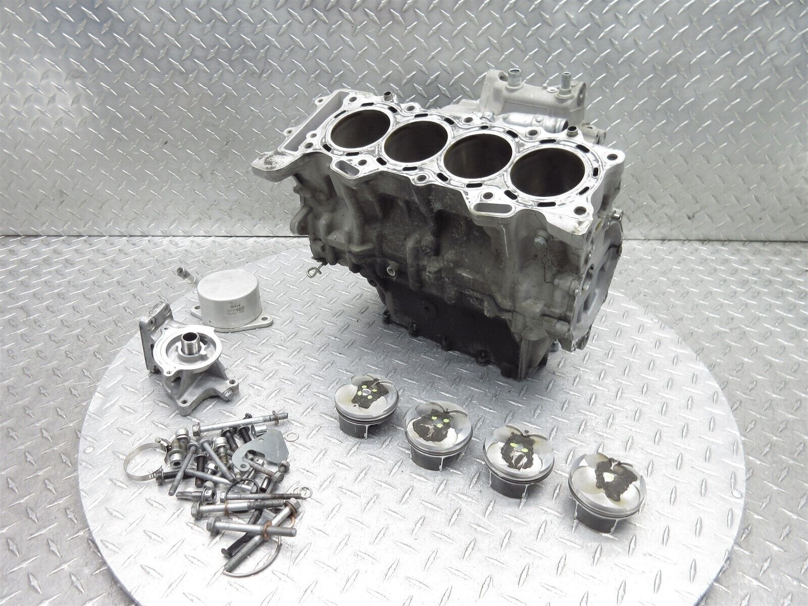 2021 19-21 Kawasaki ZX636 ZX6R Ninja 636 Crank Case Bolts 2021 19-21 Kawasaki ZX636 ZX6R Ninja 636 Crank Case Bolts