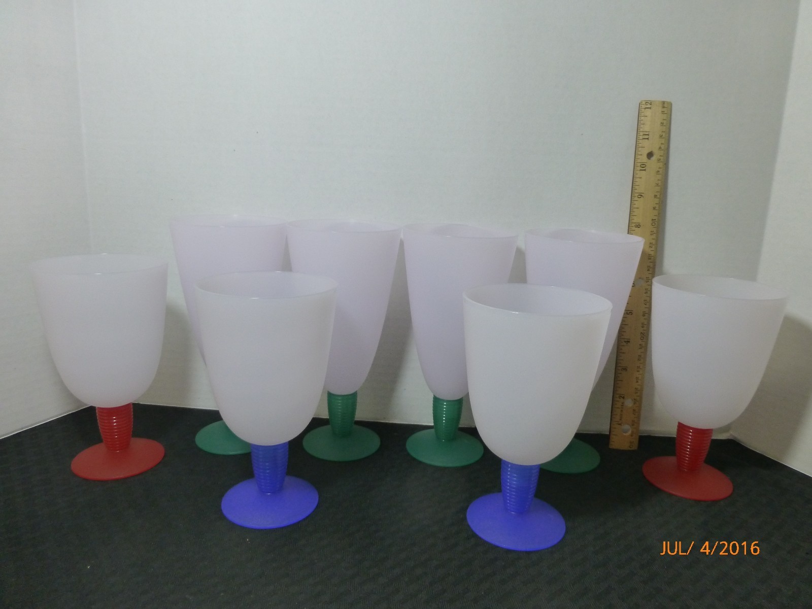 New Tupperware Impressions Goblet Set Parfait Sundae Cups Set of 8 #4094B