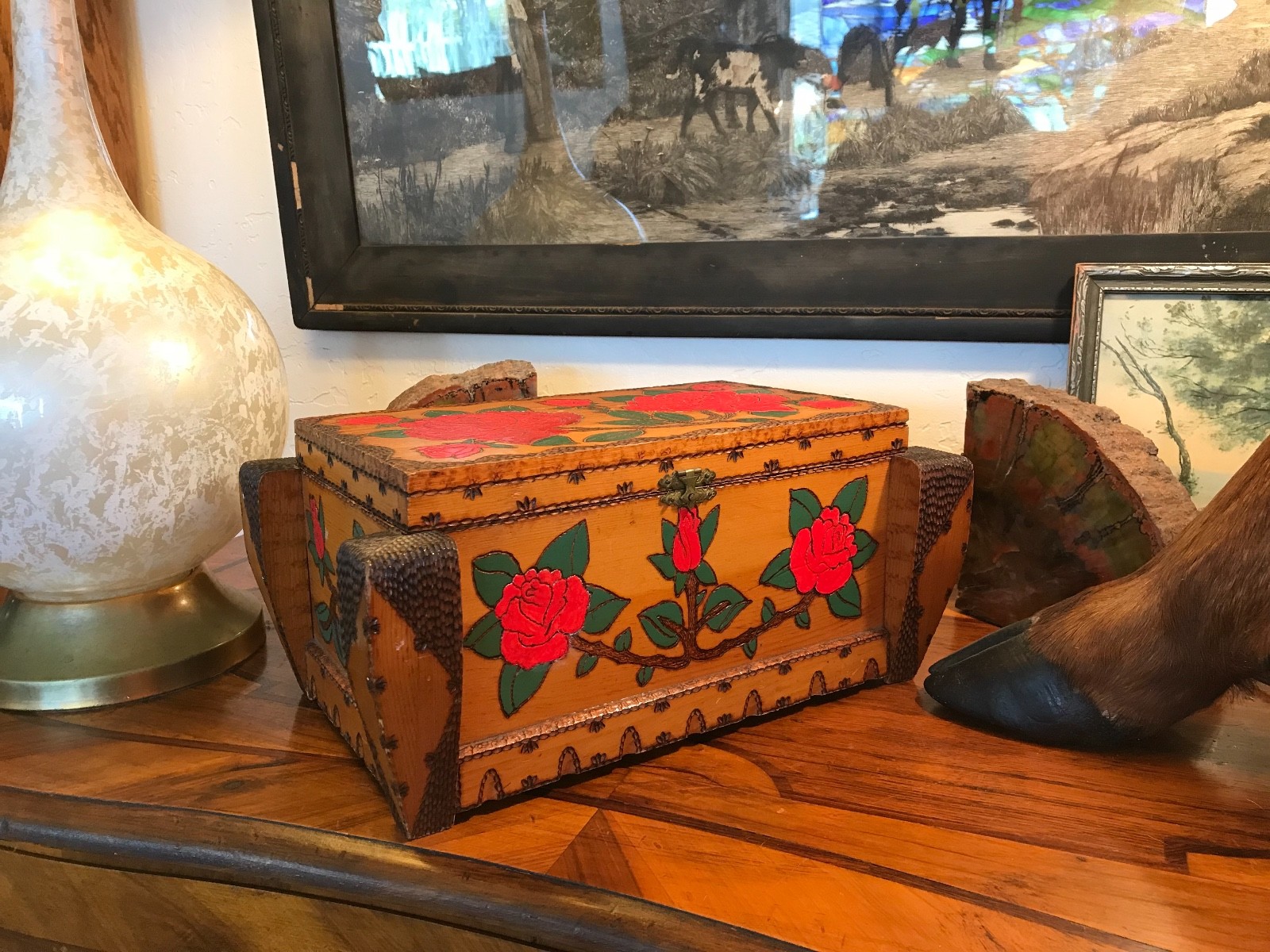 1950'S ORIG HAND PAINTED RED ROSES CARVED BURNED ARTS & CRAFTS TOOLED WOOD BOX