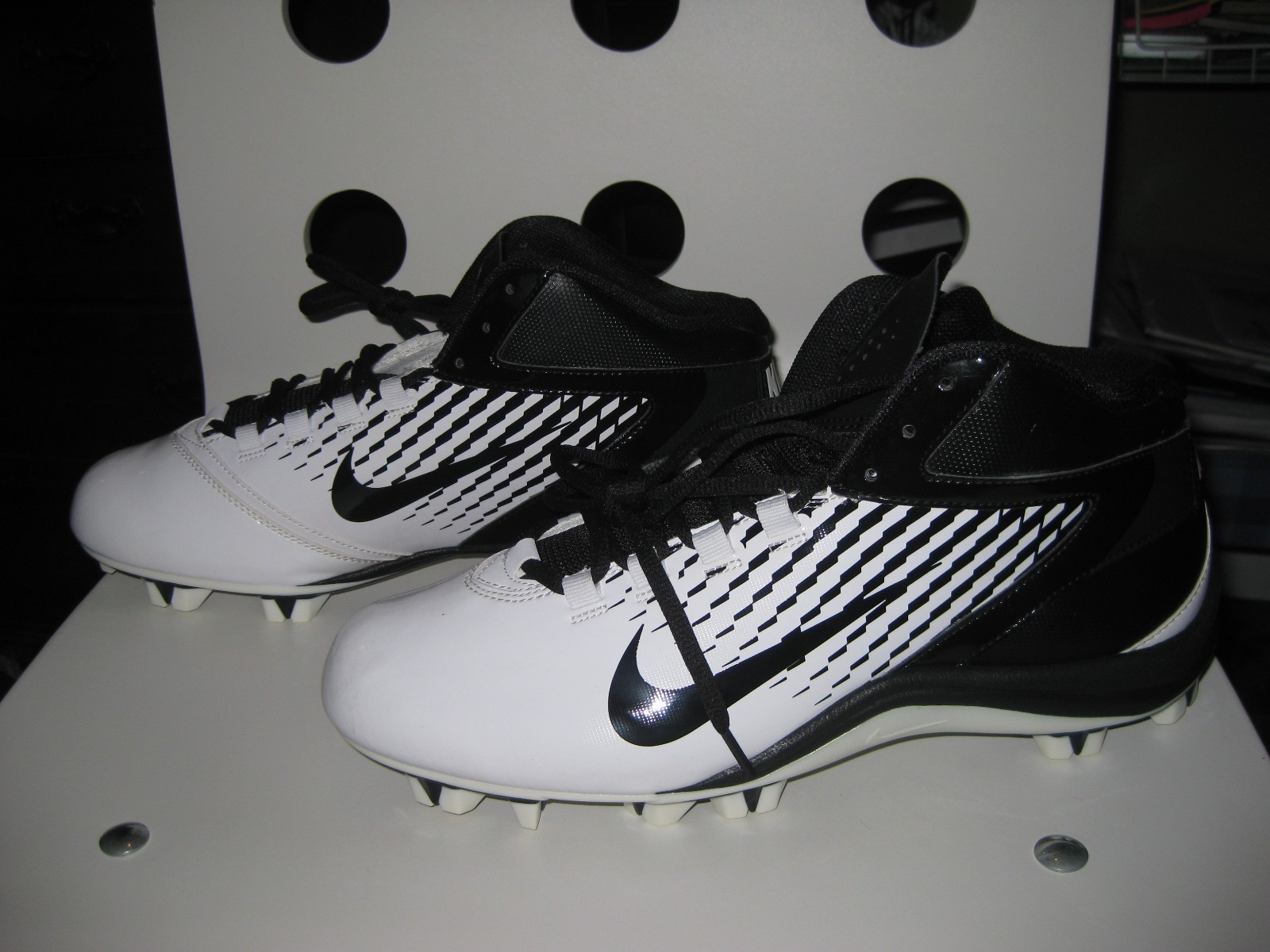 Men's Nike SpeedLax 3 Lacrosse Cleats Size 10 M White/Black - NEW