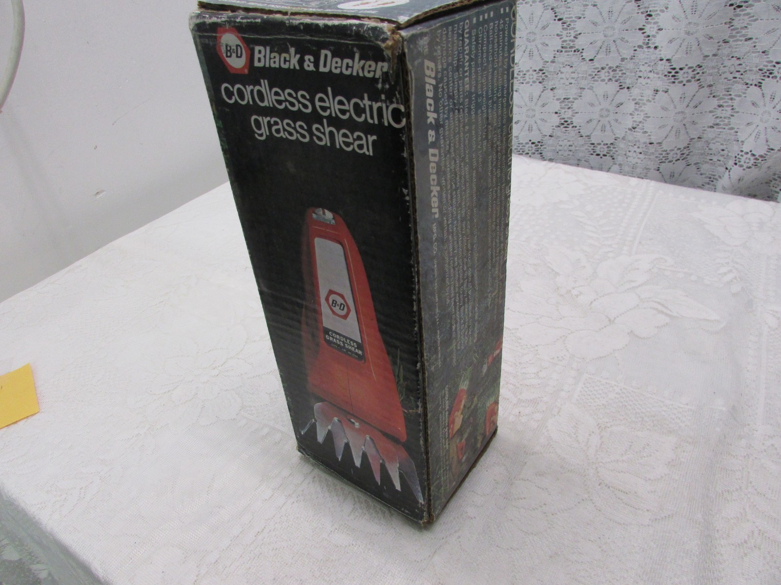 Black and Decker Cordless Electric Grassshear (D10)