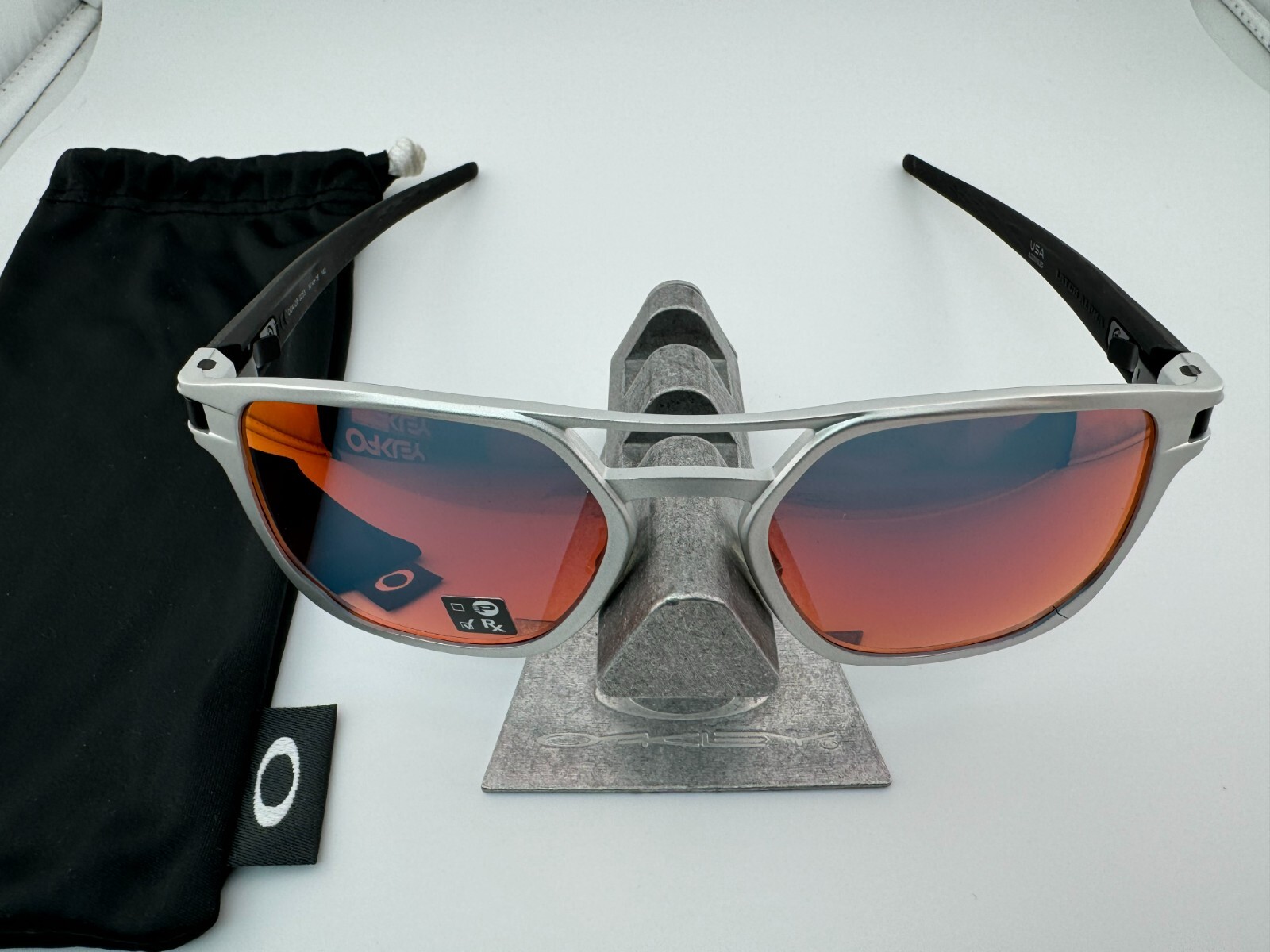 Pre-owned Oakley Latch Alpha Matte Silver Torch Iridium Sunglasses Authentic Oo4128-02