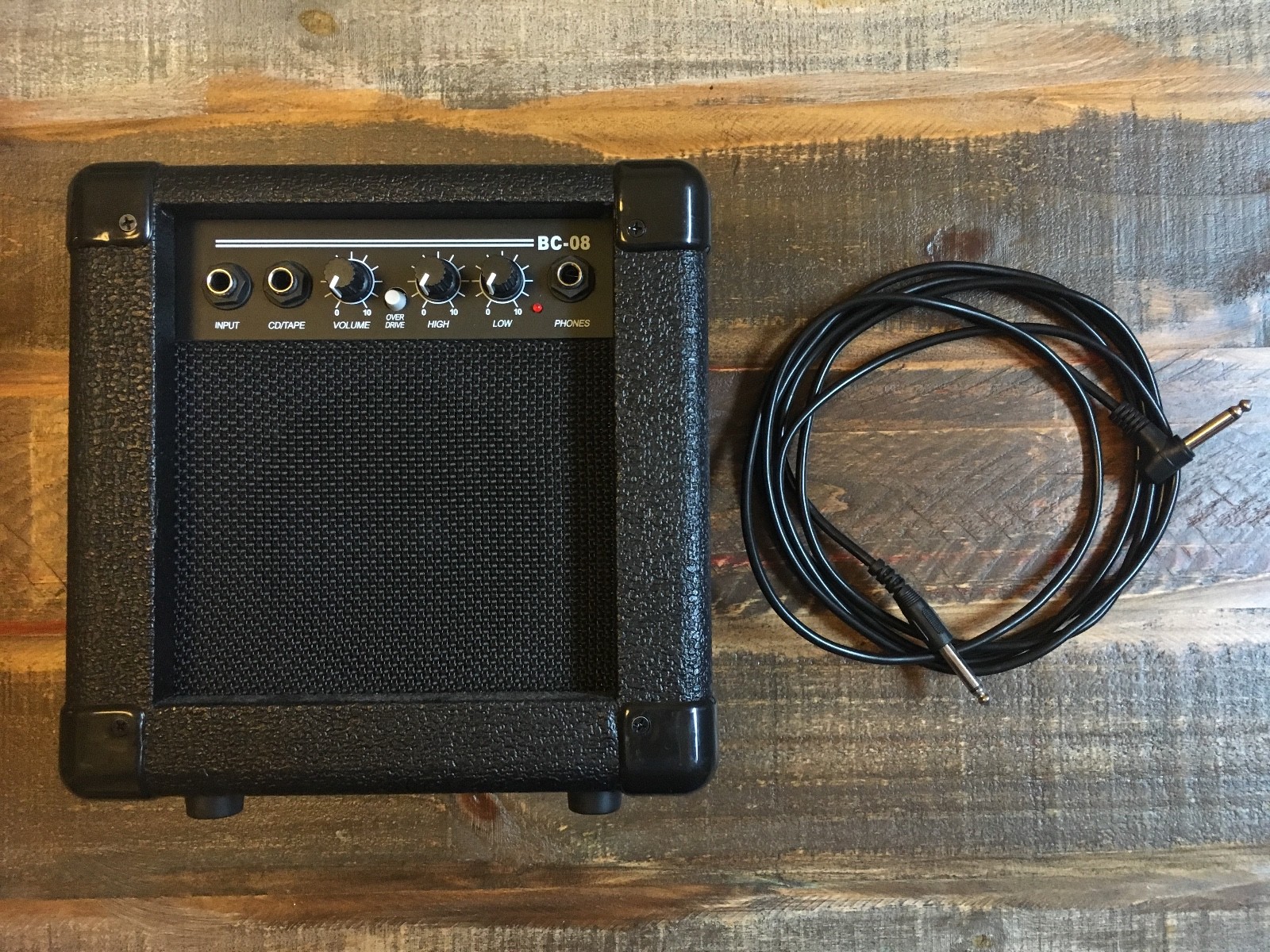 Davison Electric Guitar w/Carrying Case and Hollinger Small Amplifier