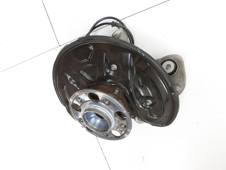 Mercedes W205 C180 14-19 Lim 1,6 115KW Achsschenkel Radnabe Rechts Hinten Mercedes W205 C180 14-19 26.03.2015... Vorschau 2
