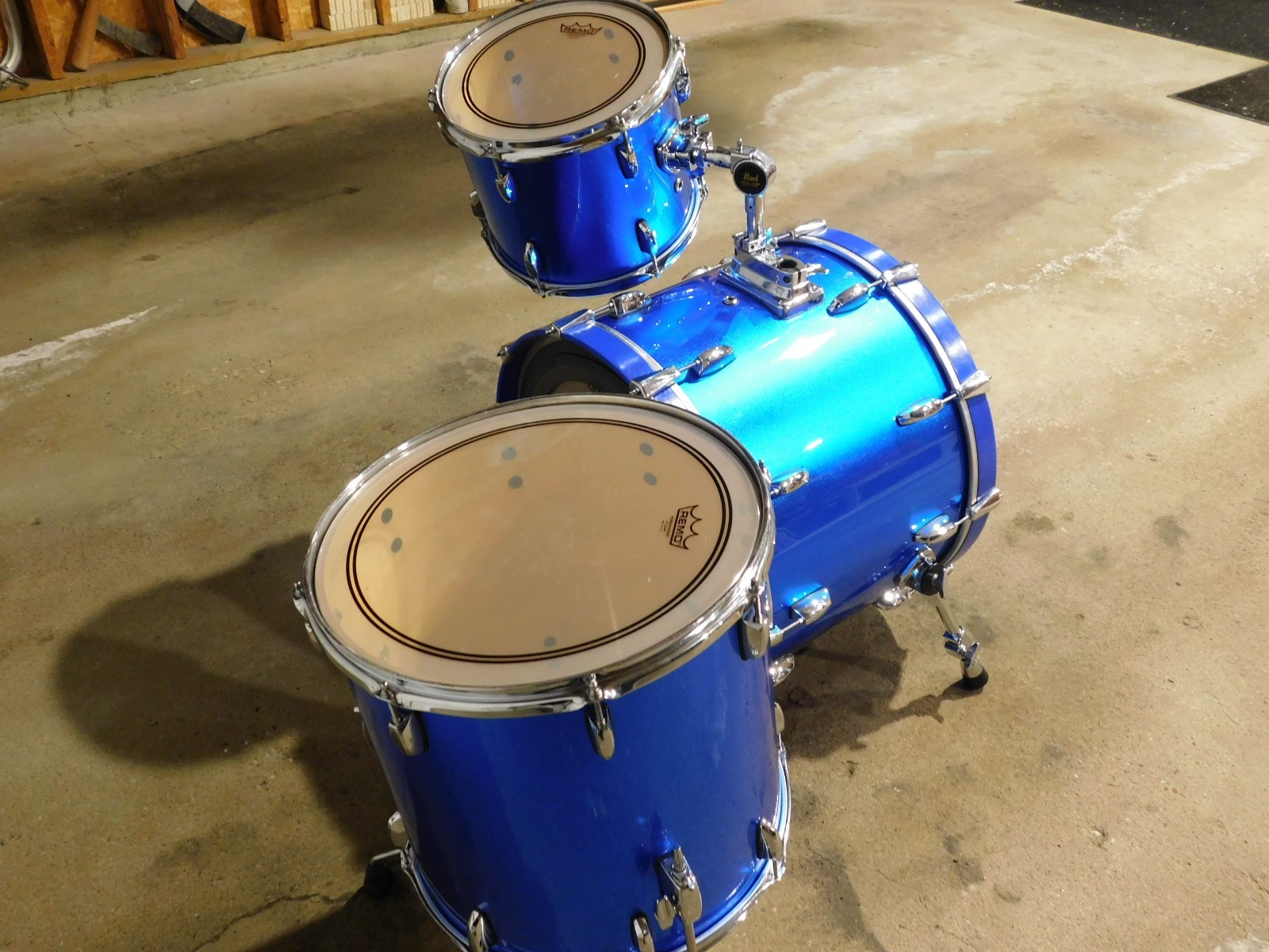 Pearl mid 80's Professional DLX Series drum set.