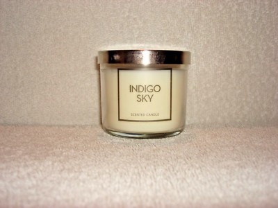 Bath & Body Works INDIGO SKY 4 oz Scented Candle Burns 20-30 hrs