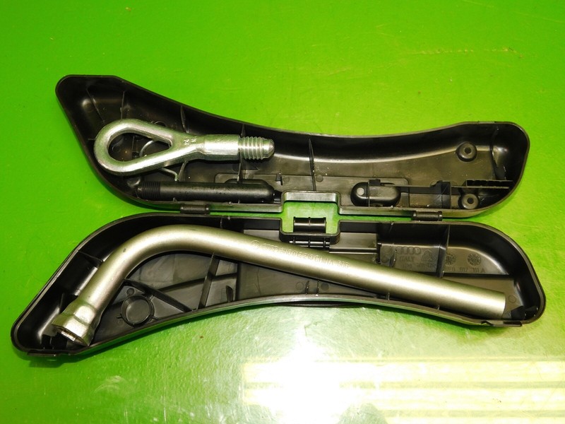 05-08 Audi A4 OEM rear back trunk tool kit + carrying case box