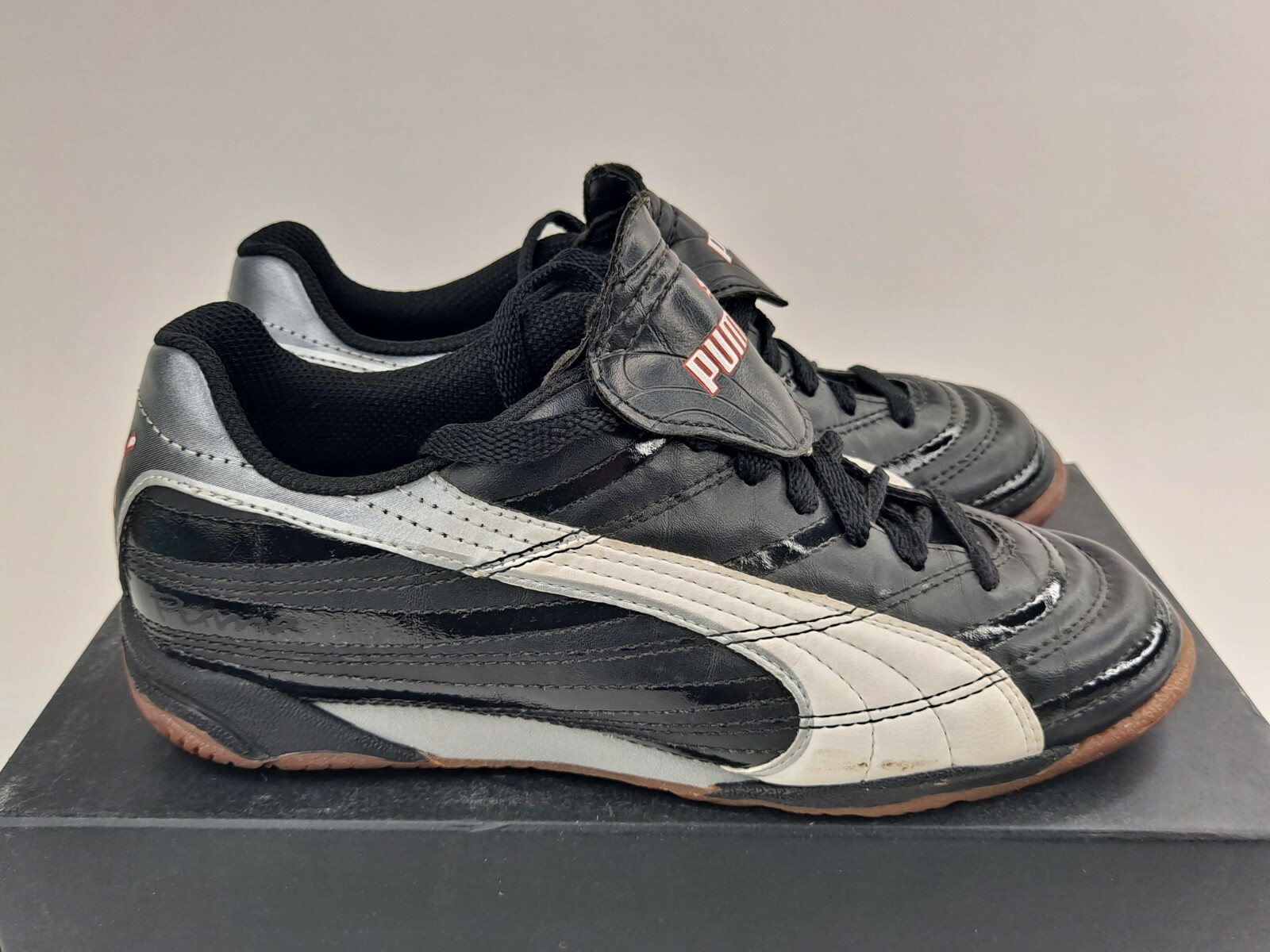 Puma Torcida IT Youth 5.5 Indoor Soccer Cleats Black White Kids Vintage  170092 | eBay