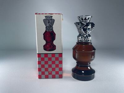 VINTAGE AVON CHESS PIECE QUEEN 3oz DEEP WOODS AFTER SHAVE BOTTLE FULL IN BOX