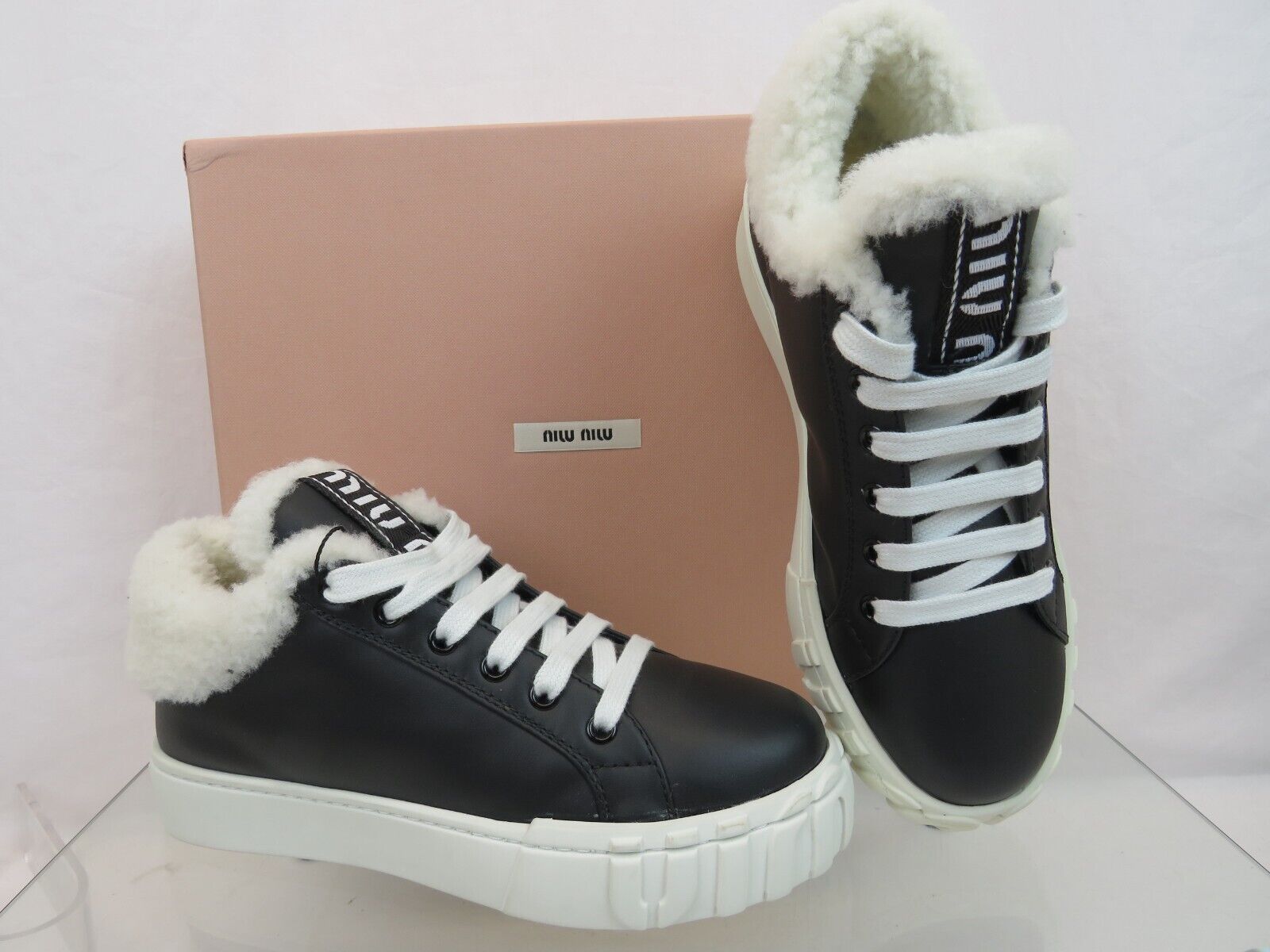 MIU MIU PRADA 5T380D BLACK LEATHER NATURAL WHITE FUR LOGO MIU MIU PRADA 5T380D BLACK LEATHER NATURAL WHITE FUR LOGO