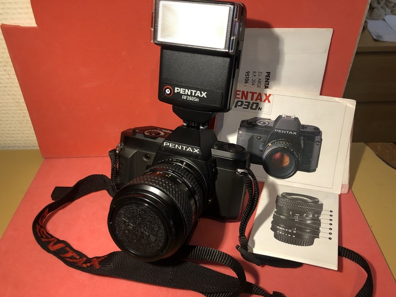Reflex  Vintage 1989 / Pentax P30n  + Flash + Tokina  Sz-X 35-70 (Read) / Tested