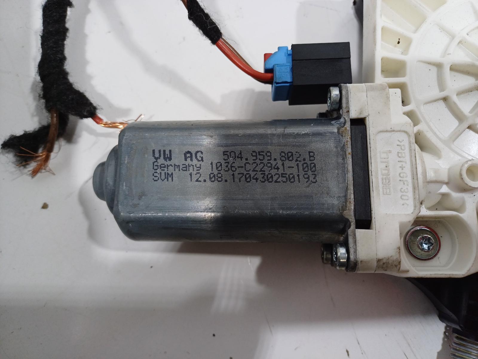 VOLKSWAGEN GOLF GEN 7 12/2012-08/2020 RIGHT FRONT WINDOW REG/MOTOR - thumbnail 3