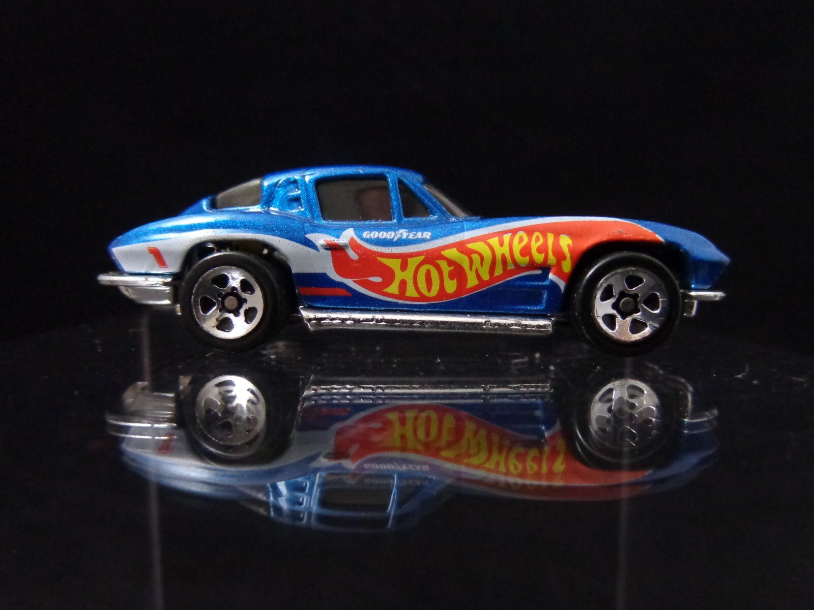 ホットウィール ‘63 CORVETTE RACE TEAM SERIES IV Amazon.com: 1997 - Mattel - Hot Wheels - Race Team Series IV