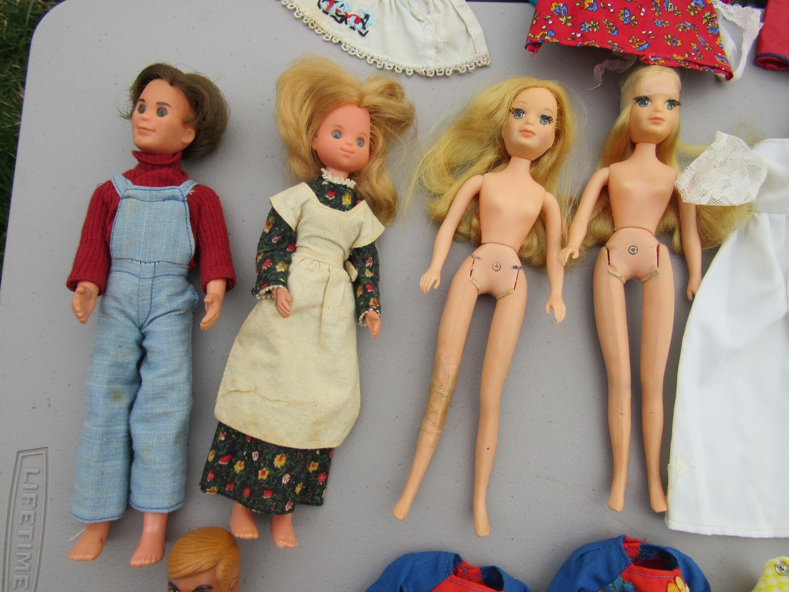 VINTAGE LARGE LOT OF 1960s-70s BARBIE CLOTHES, PLUS KEN DOLL AND 4 OTHER DOLLS