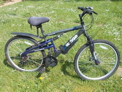 Apollo Ridge Mountain Bike - Shimano equipped - in very good condition