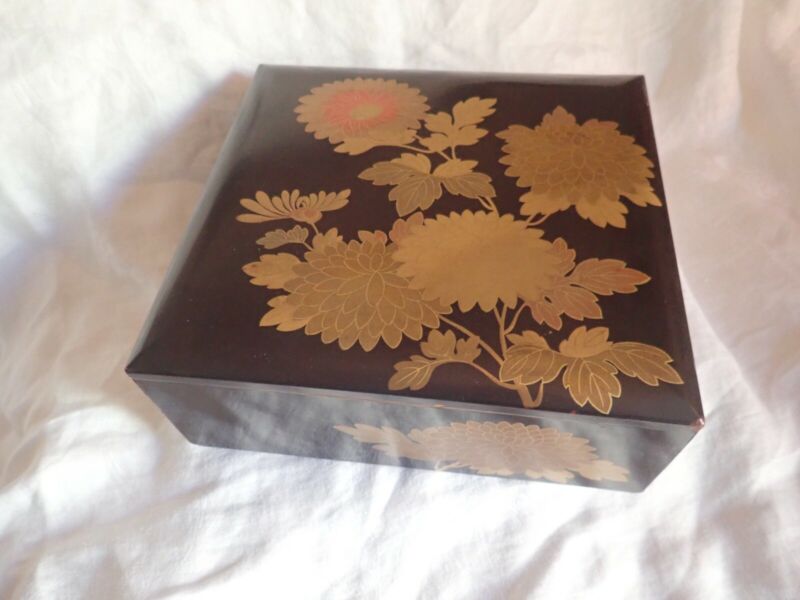 Antique Meji Period Lacquer Japanese Box Chrysanthemum and Pine