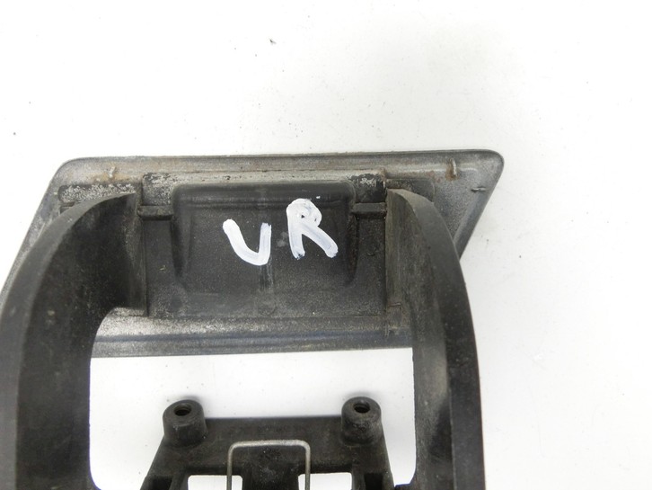 Audi A8 4E 05-08 Frontblende Abdeckung für Scheinwerfer Waschdüse Rechts Audi A8 4E 05-08 17.05.2006 gebraucht Vorschau 4