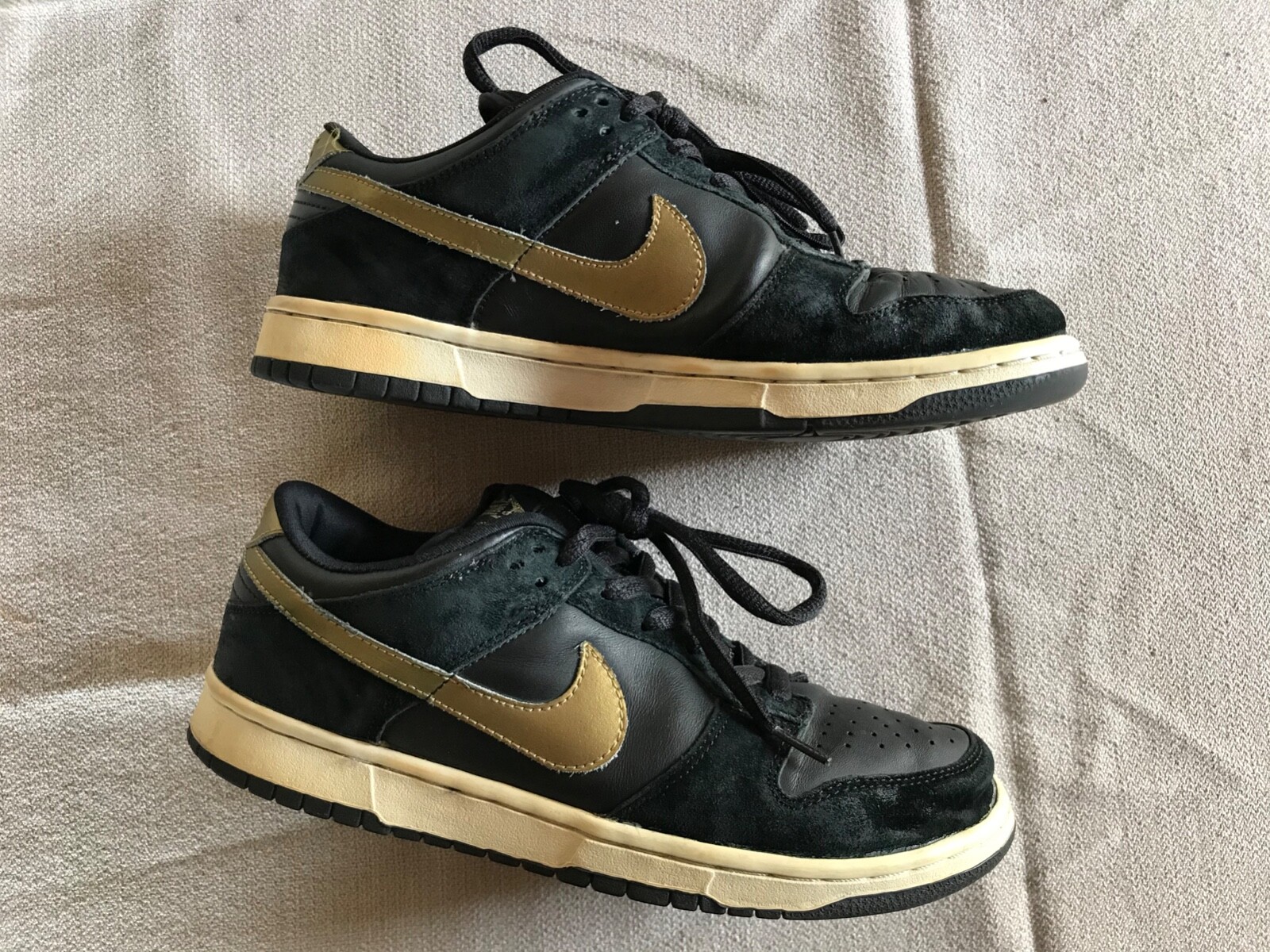 nike sb adversary black gold