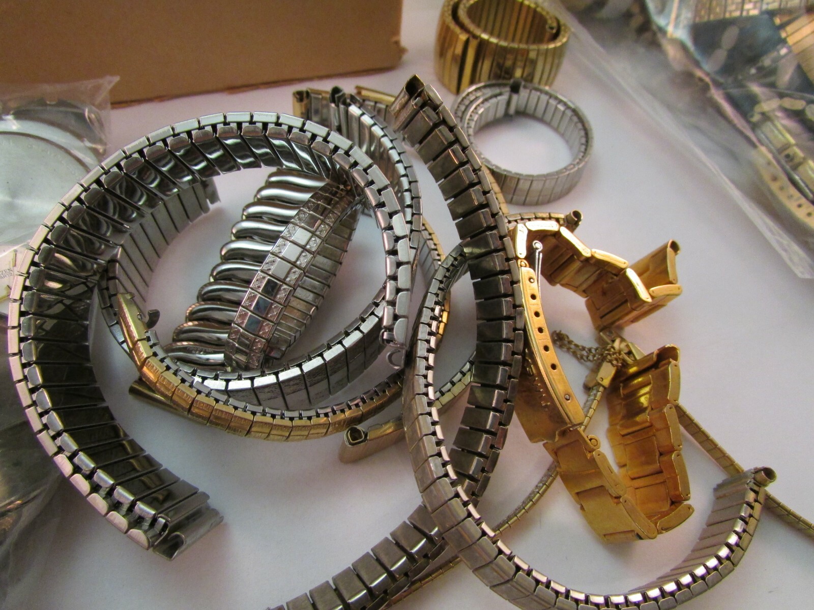 LARGE LOT Wrist Watches Backs Parts Bands CITIZEN HELBROS WITTNAUER WALTHAM