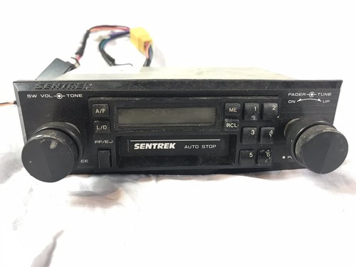 Sentrek SCR-562 Radio Receiver Cassette Player Untested Vintage 1989-1993