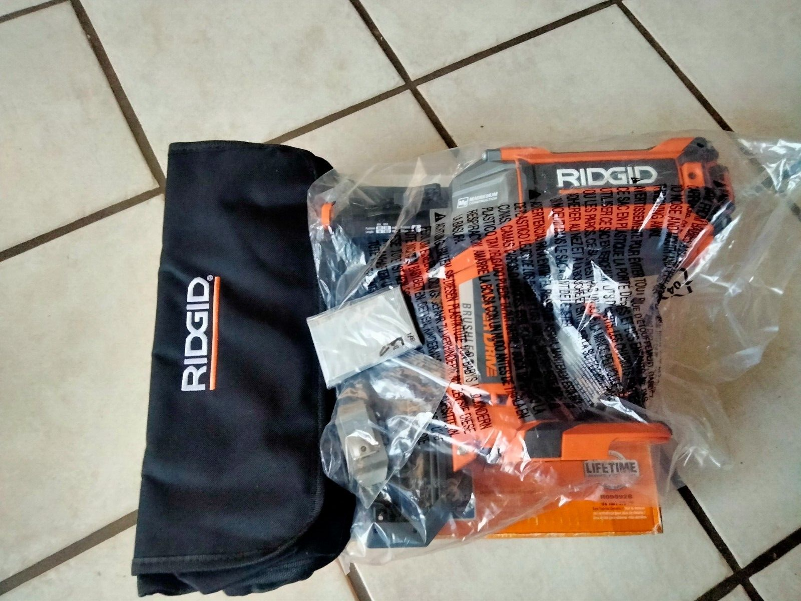 Ridgid Hyper Drive 18v brushless 16 Guage 2-1/2 Ridgid Hyper Drive 18v brushless 16 Guage 2-1/2
