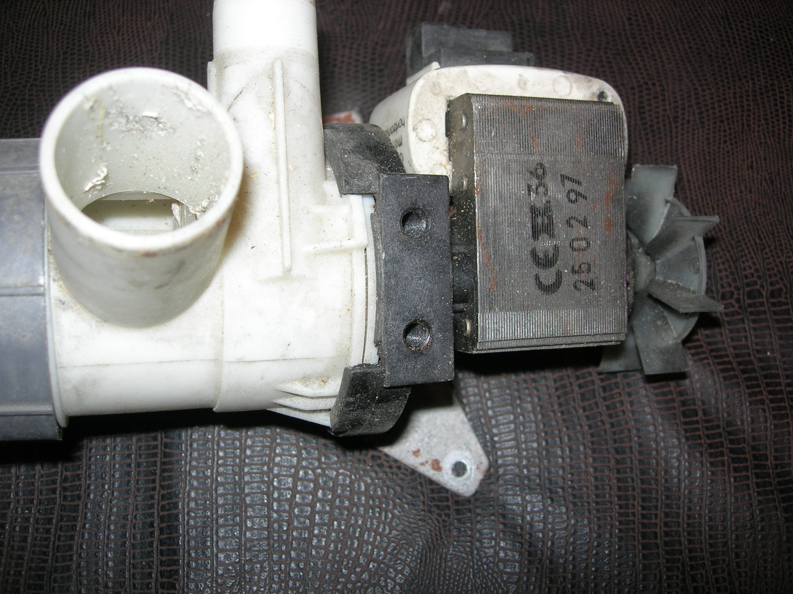 Drain Pump For Speed Queen & Huebsch  685703