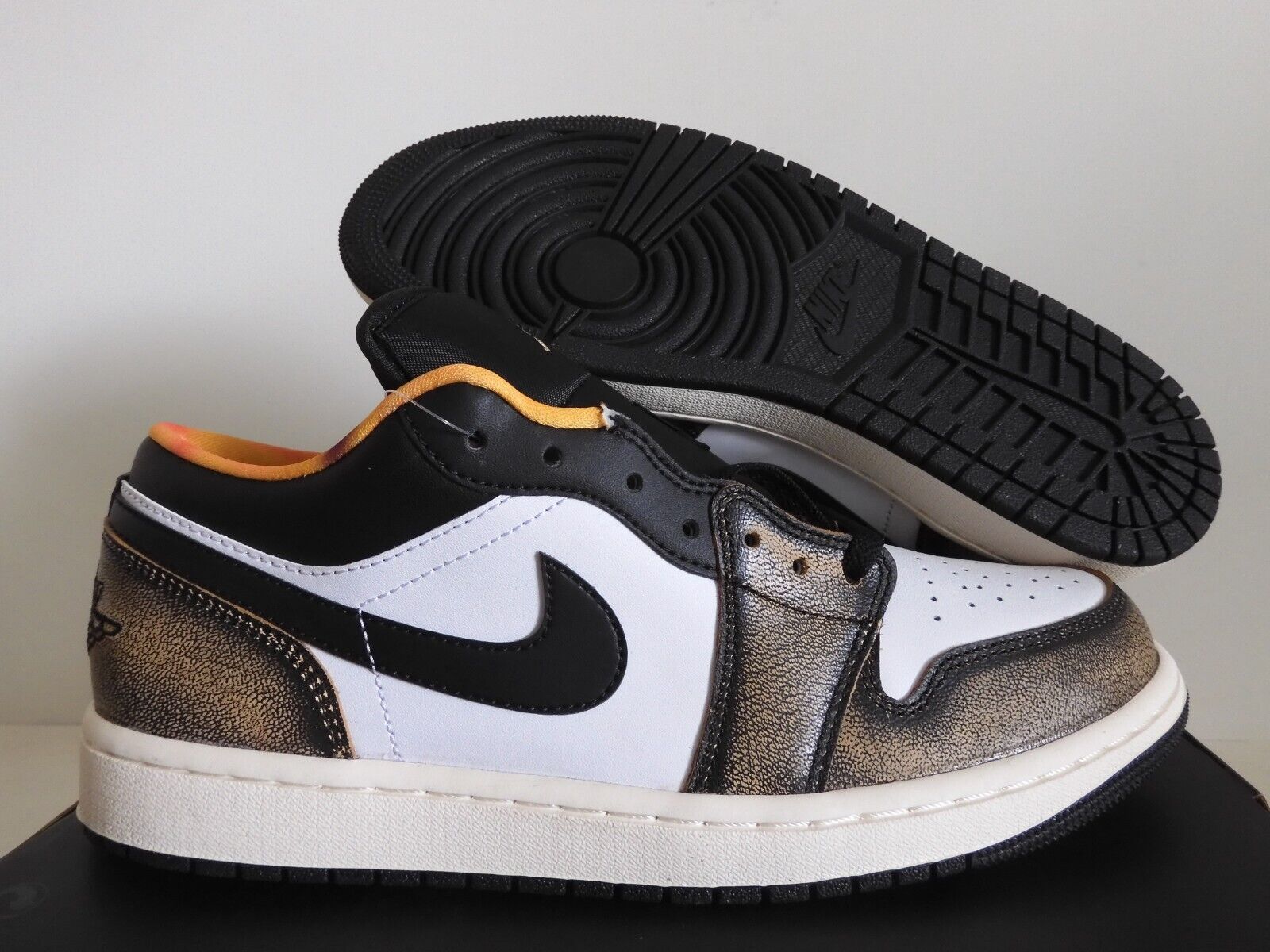 NIKE AIR JORDAN 1 LOW SE NIKE AIR JORDAN 1 LOW SE