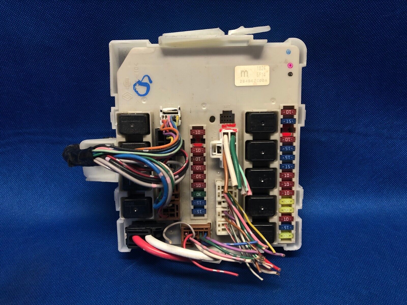 04-06 FRONTIER TITAN IPDM Distribution Relay Module Fuse Box 284B6ZC00A 04-06 FRONTIER TITAN IPDM Distribution Relay Module Fuse Box 284B6ZC00A