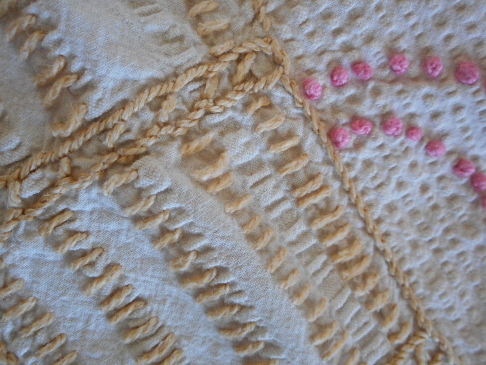 True Vintage Lightweight Cotton Bedspread Throw Textured with embroidery AHB