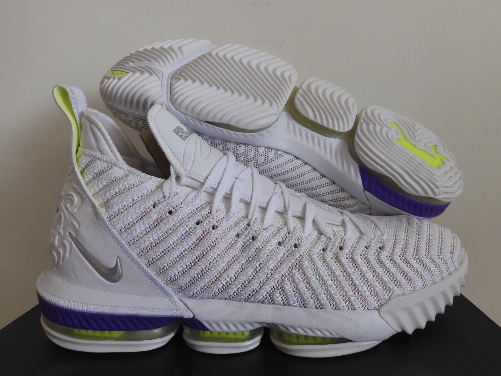 NIKE LEBRON 16 XVI 