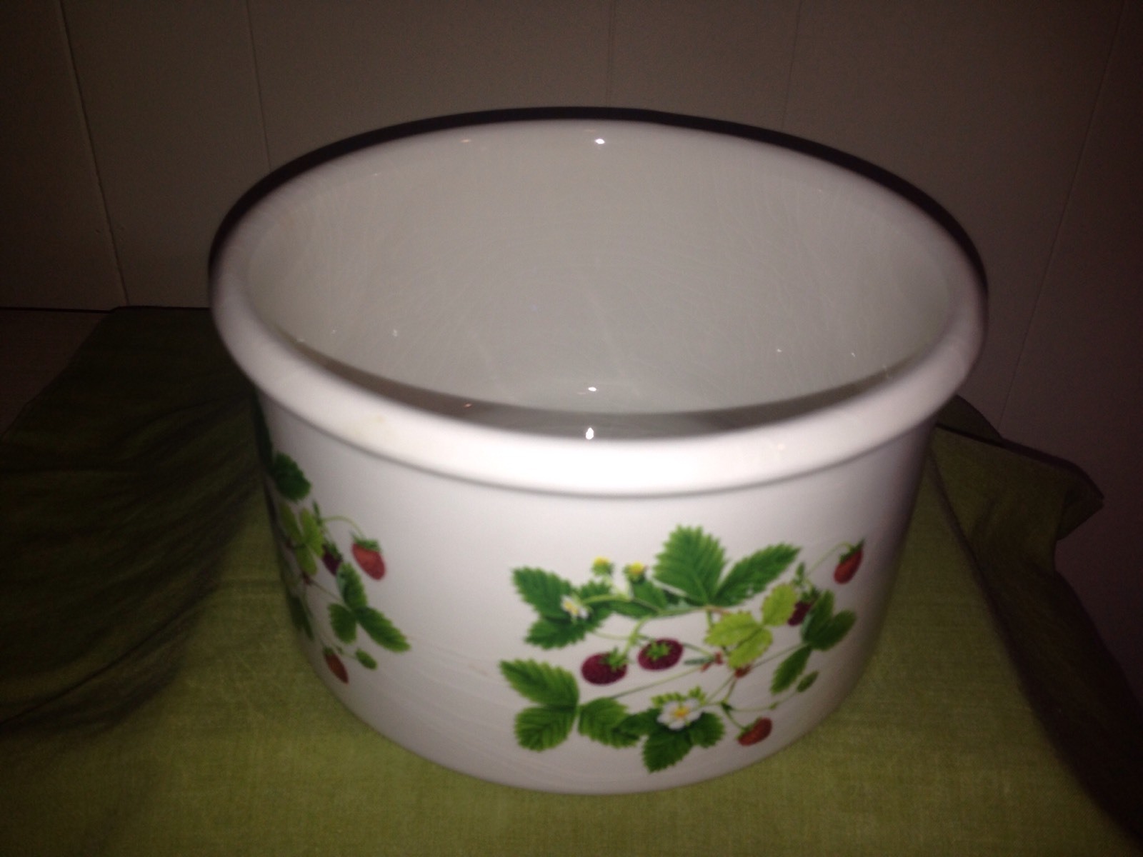 Large Portmeirion Summer Strawberries Casserole Dish New With Cover