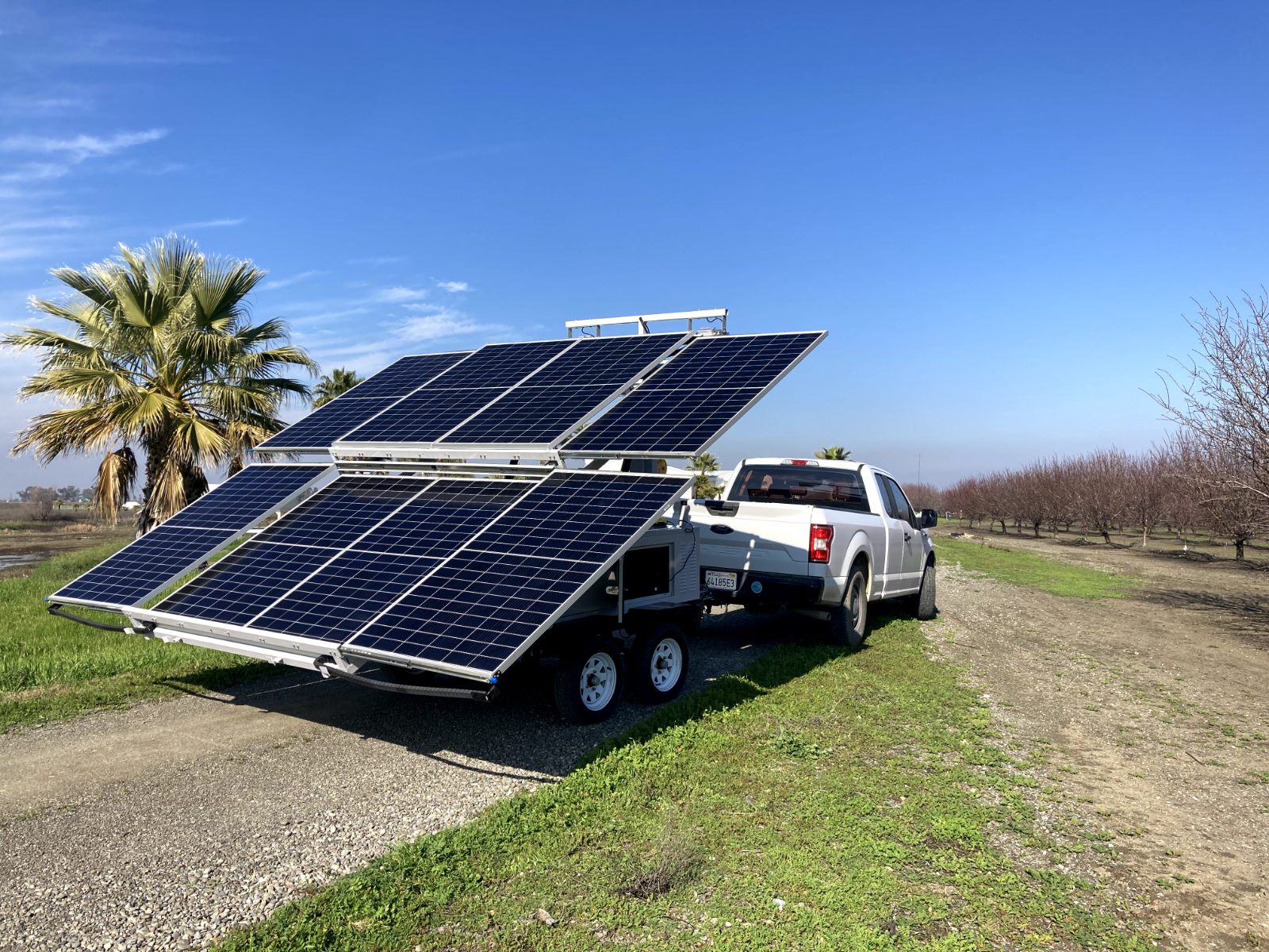 Complete Off-Grid Solar Mobile Trailer : Sun Titan L20 - 20.5Wh Lithium Battery