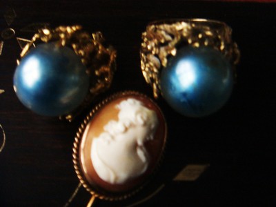 Vtg 14 KT Gold SCRAP Coral Pearl Vintage Ring Earring Stick Pin 24.6 gr