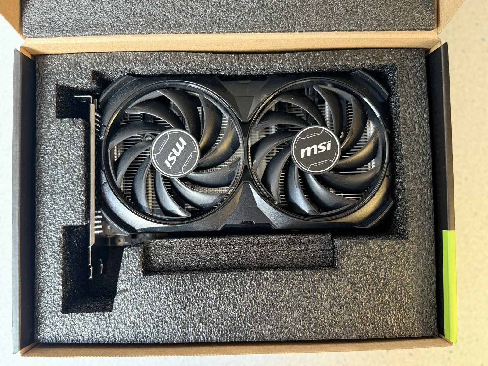 MSI GeForce RTX 4060 VENTUS 2X BLACK 8G〜 MSI GeForce RTX™ 4060 VENTUS 2X BLACK 8G