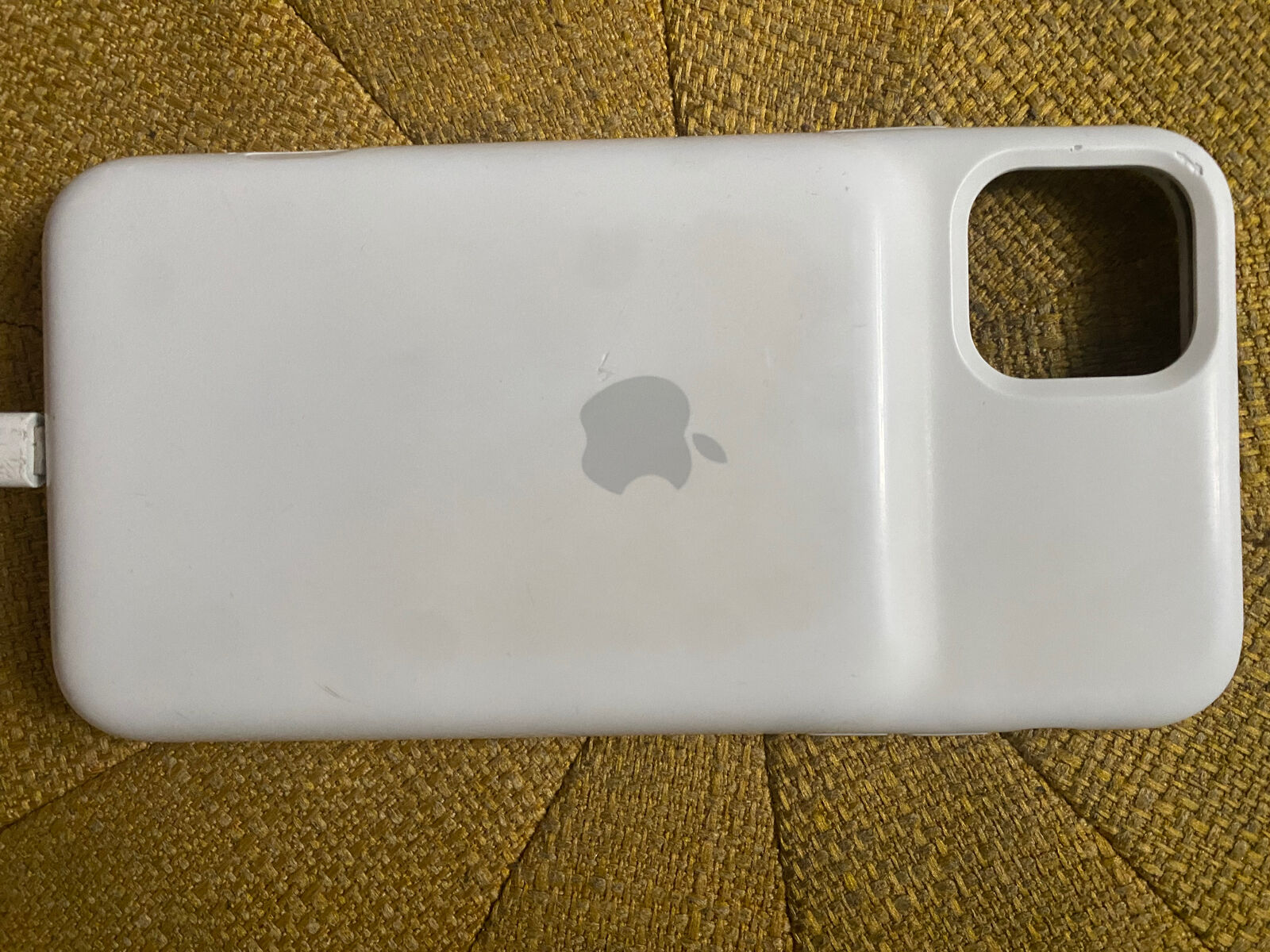 Genuine Apple iPhone 11 PRO MAX Smart Battery Case White NEW Genuine Apple iPhone 11 PRO MAX Smart Battery Case White NEW
