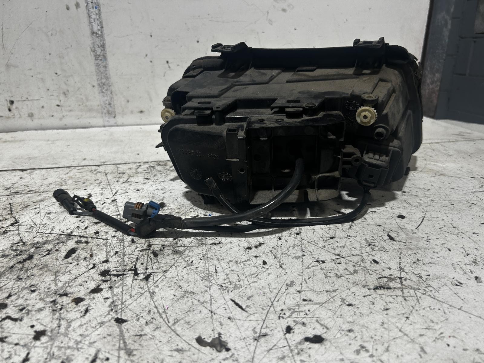 Audi A4 Left Head Light B5 08/1995-12/1998 - thumbnail 6