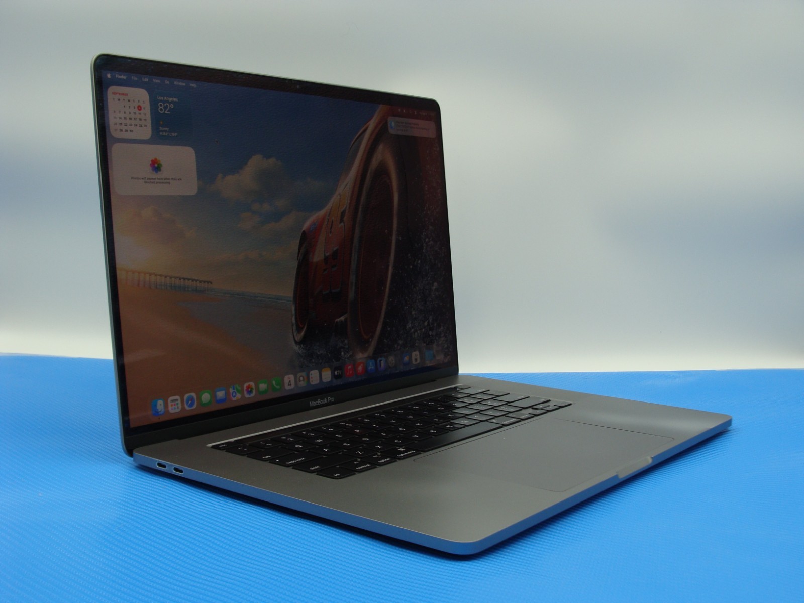 Apple MacBook Pro 16" (2019) i7-9750H 16GB RAM 512GB SSD Pro 5300M - Thumbnail 2