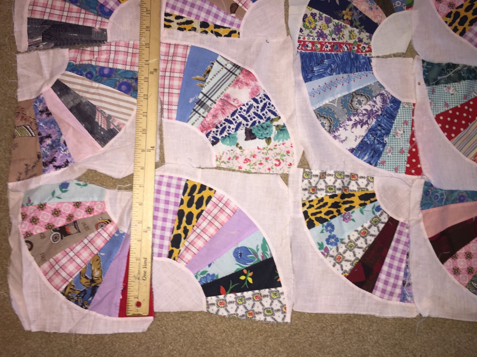 LOT of 32 QUARTER (1/4) DRESDEN PLATE BLOCKS~8